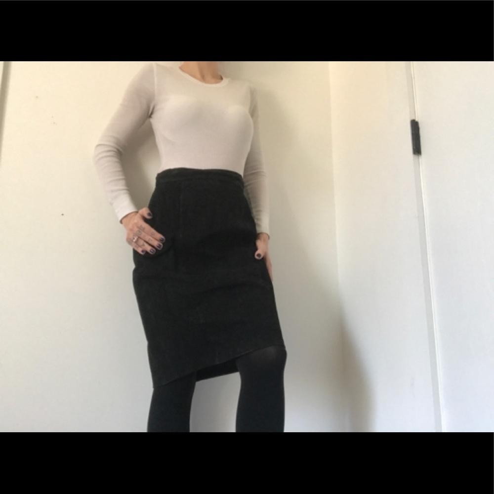 Global Identity GIII Vintage Suede Leather Skirt - Picture 3 of 16